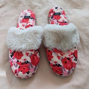 Victoria's Secret Rose Slippers Size M